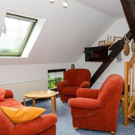 3-Raum-Fewo-Fuer-4-Personen-In-Schaprode-Auf-Ruegen-Zi5 Exterior photo