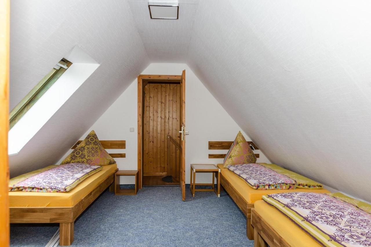 3-Raum-Fewo-Fuer-4-Personen-In-Schaprode-Auf-Ruegen-Zi5 Exterior photo