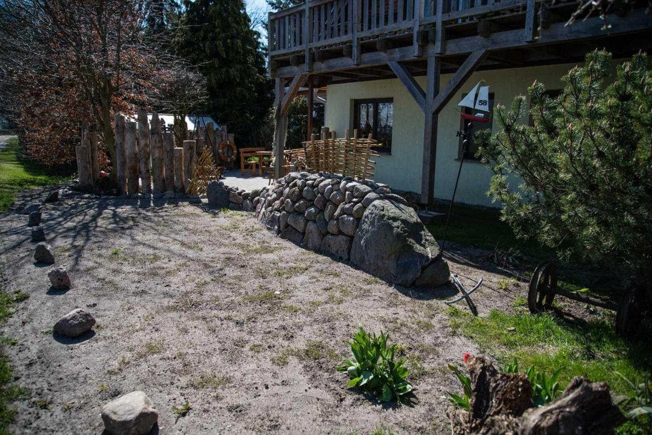 3-Raum-Fewo-Fuer-4-Personen-In-Schaprode-Auf-Ruegen-Zi5 Exterior photo